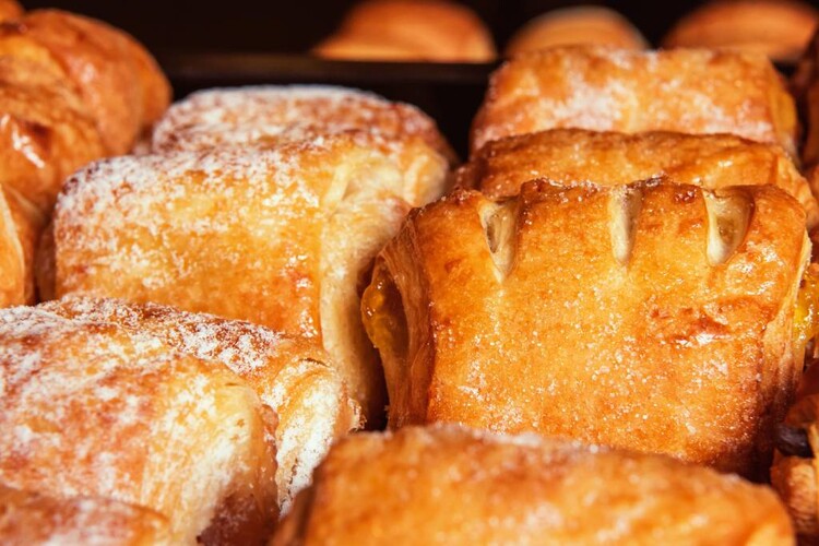 Pastelería y Panadería El Maná p.3-4